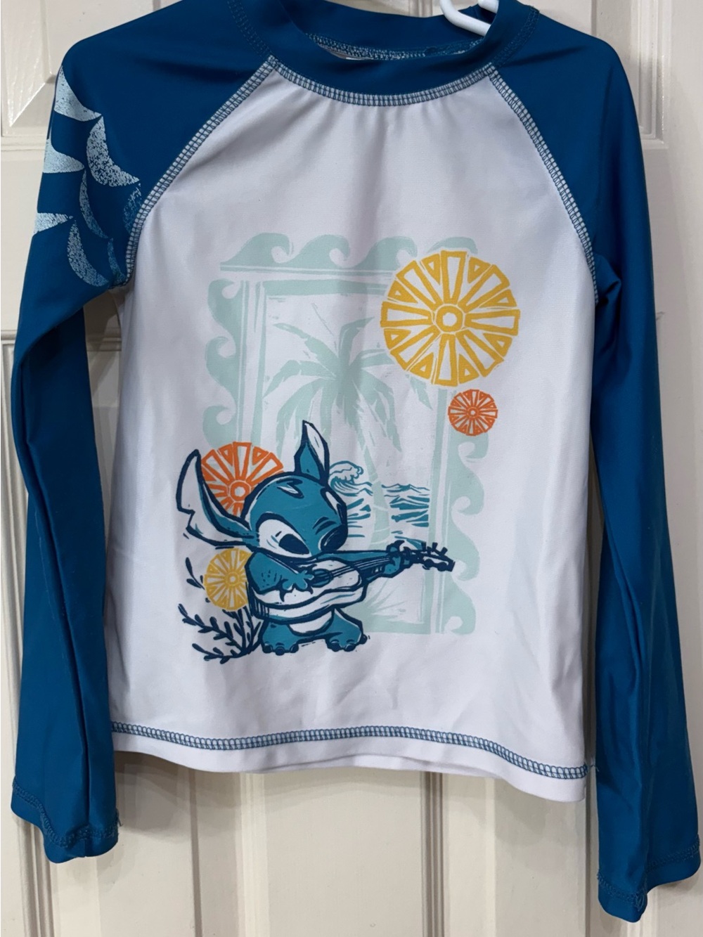 Disney Blue & White Kids Long-Sleeve Rashguard with Stitch Graphic size 5/6